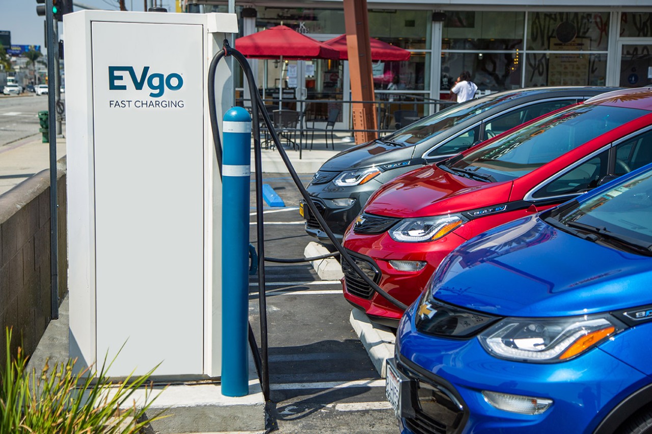 GM Collaborates with EVgo to Triple Fast Charging Network