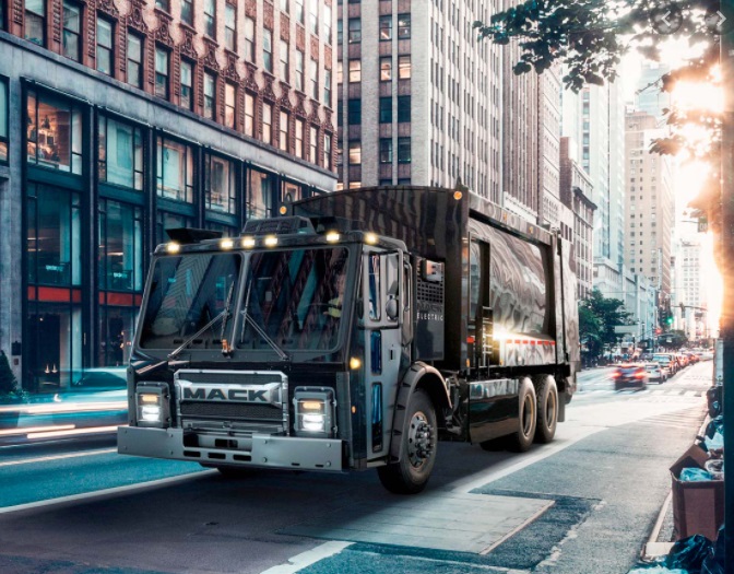 Mack Trucks Delivers First All-Electric Refuse Truck to Republic Services for Real-World Trials