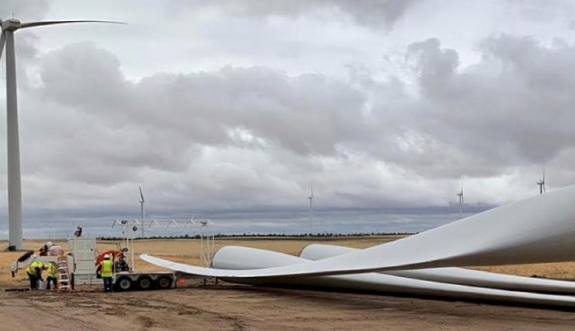 Wind-turbine-blades