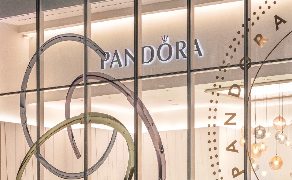Pandora Launches Reduced-Plastic Packaging