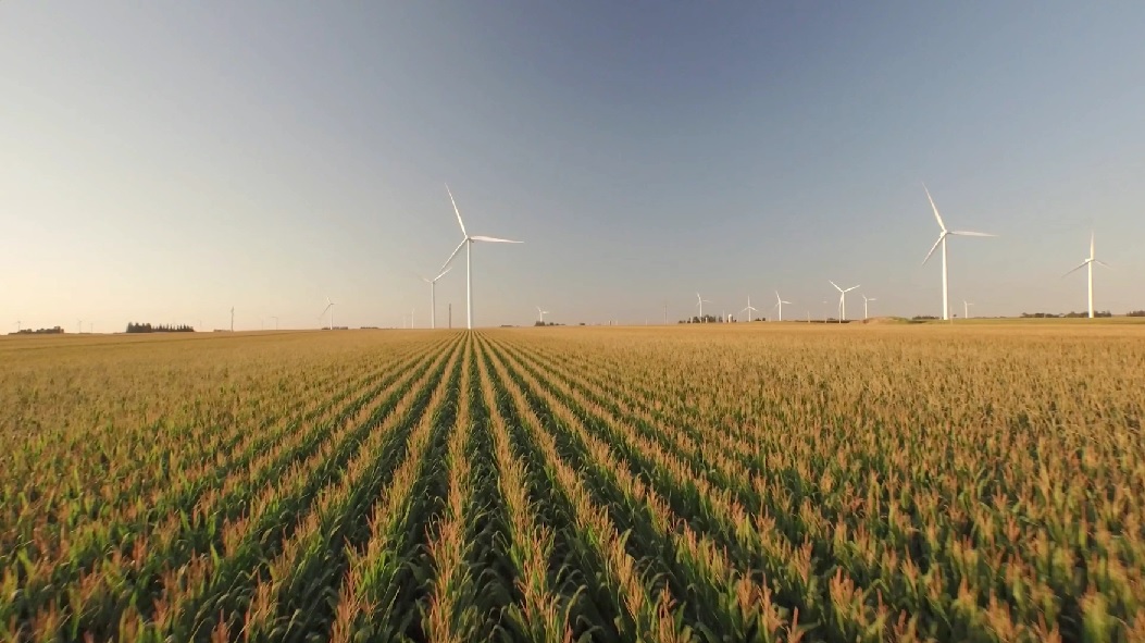 Berkshire Hathaway’s MidAmerican Energy Plans $3.9 Billion Wind and Solar Project
