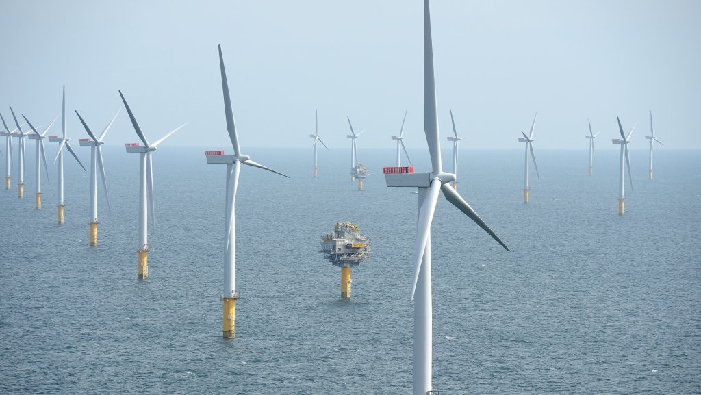 UK Greenlights 8 GW of Offshore Wind Projects