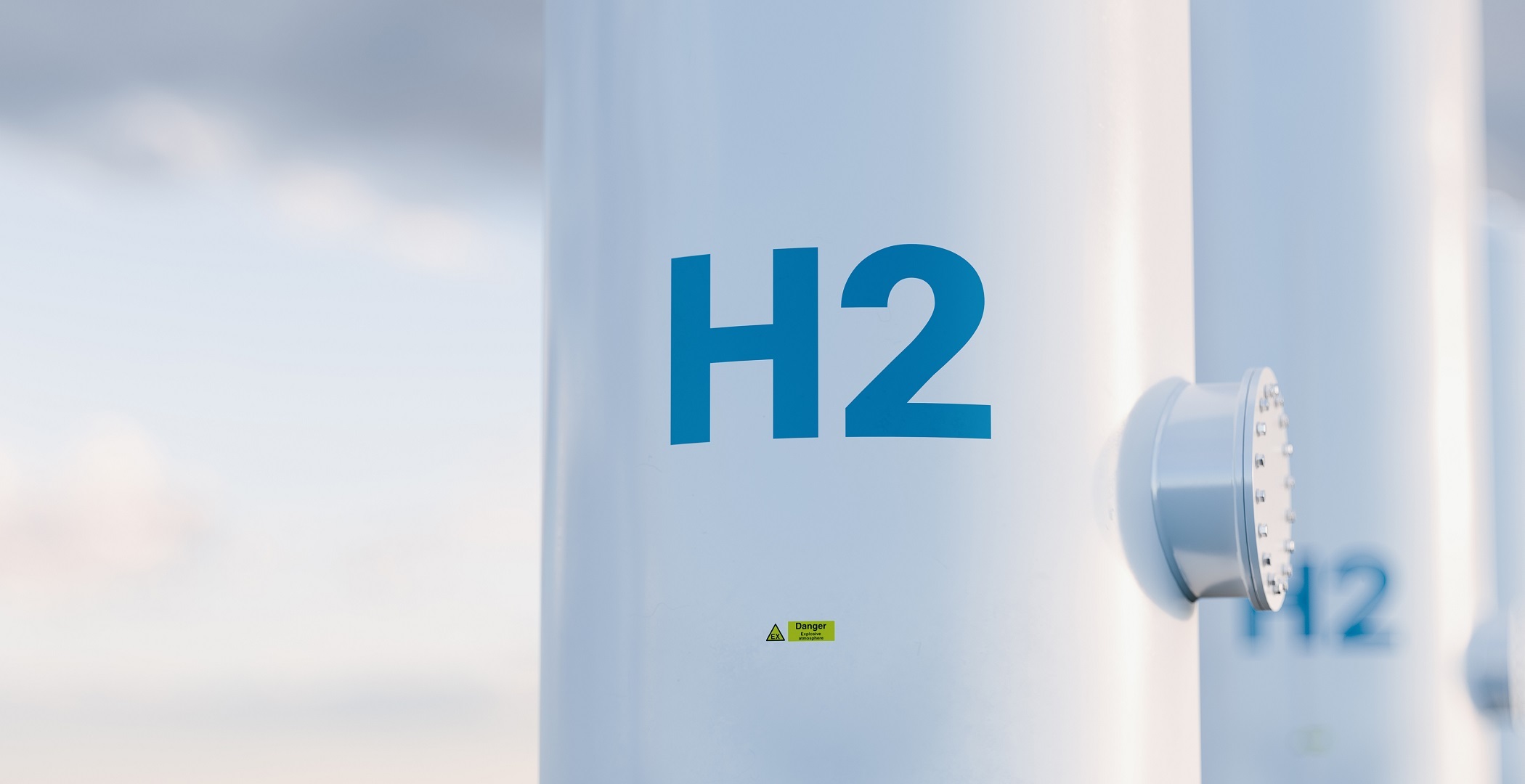Amazon Buys Green Hydrogen to Power Transportation & Buildings