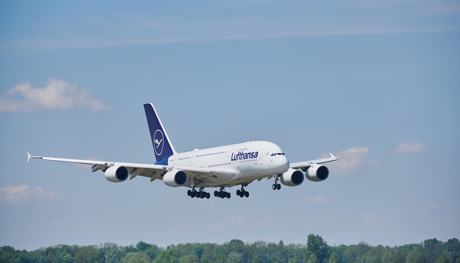 Shell, Lufthansa Announce One of the Largest-Ever Sustainable Aviation Fuel Deals