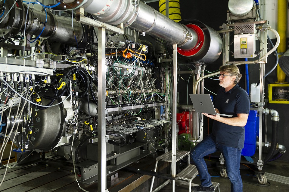 Rolls-Royce Tests Power Plant Engine on 100% Hydrogen