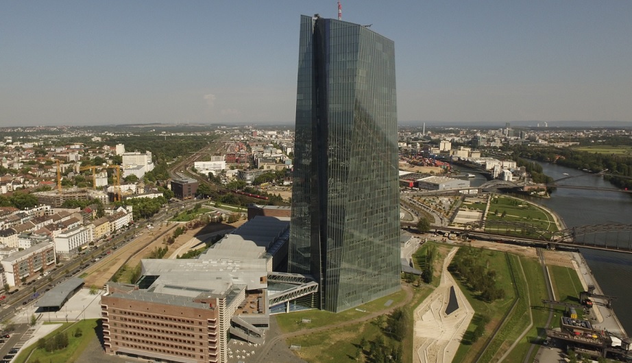 ECB Boosts Tilt of Corporate Bond Portfolio to Better Climate Performers