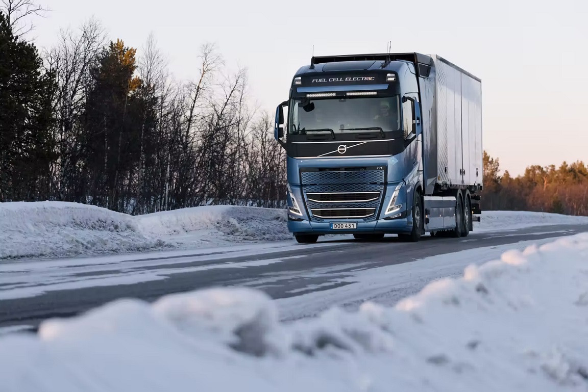 Volvo Road Tests Hydrogen-Powered Electric Trucks