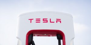 GM Adopts Tesla EV Charging Standard