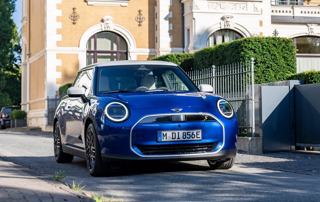 BMW Invests $750 Million to Convert UK MINI Plant to All-Electric Production