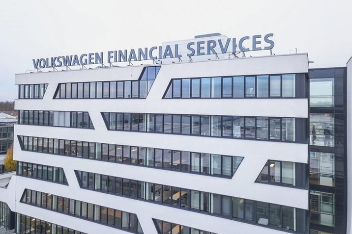 Volkswagen Bank Issues Inaugural €1.5 Billion Green Bond to Finance Electric Vehicles