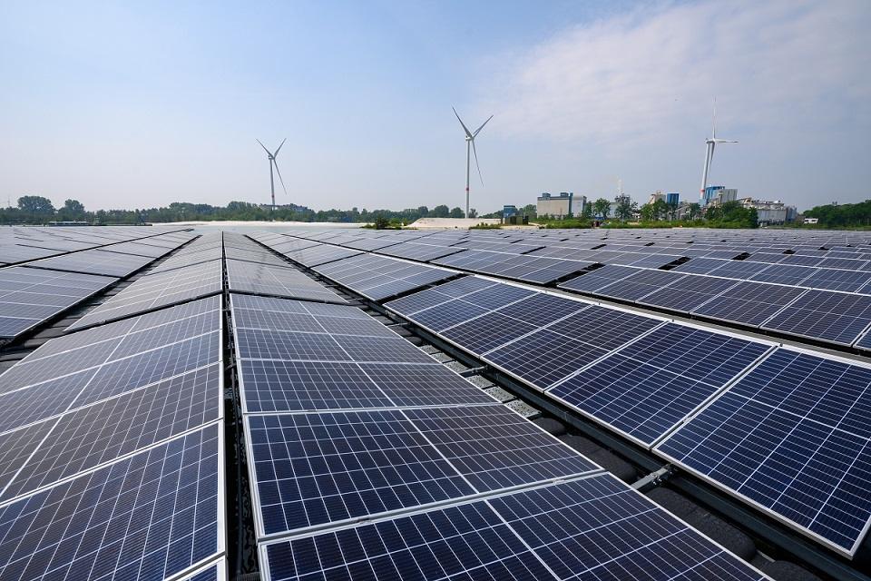 China Unveils Goal to Peak Coal, Oil Consumption by 2030