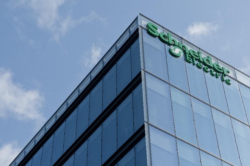 Schneider Electric Partners with Greenly to Decarbonize Value Chain SMEs